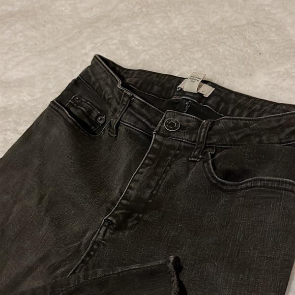 Forever 21 Skinny Jeans - Picture 2 of 3